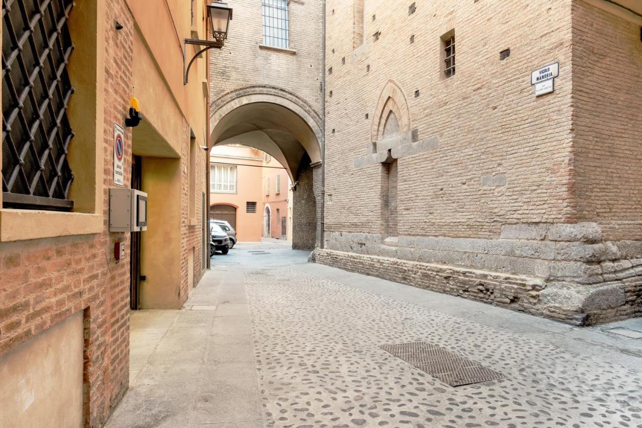 Lo Scrigno Delle 2 Torri! Nel Cuore Del Centro, Vicino A Via Rizzoli Болонья Екстер'єр фото